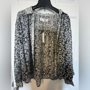 Patterned women’s blouse